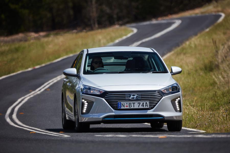  Hyundai IONIQ plug-in (AE) 2018 года  (AU) (фото 5 из 40)